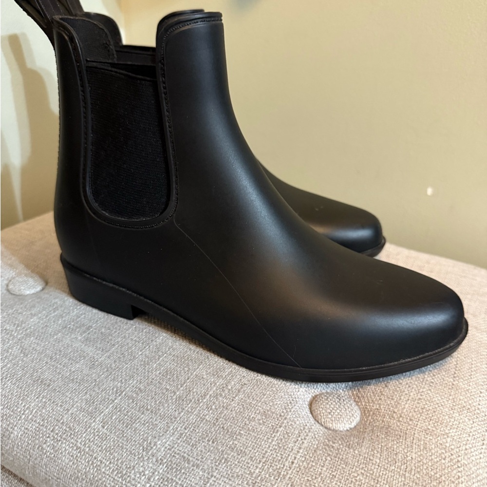 Black Chelsea Boots